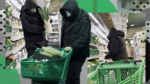 Camuflat din cap până-n picioare... Chef Florin Dumitrescu a ”atacat” produsele bio