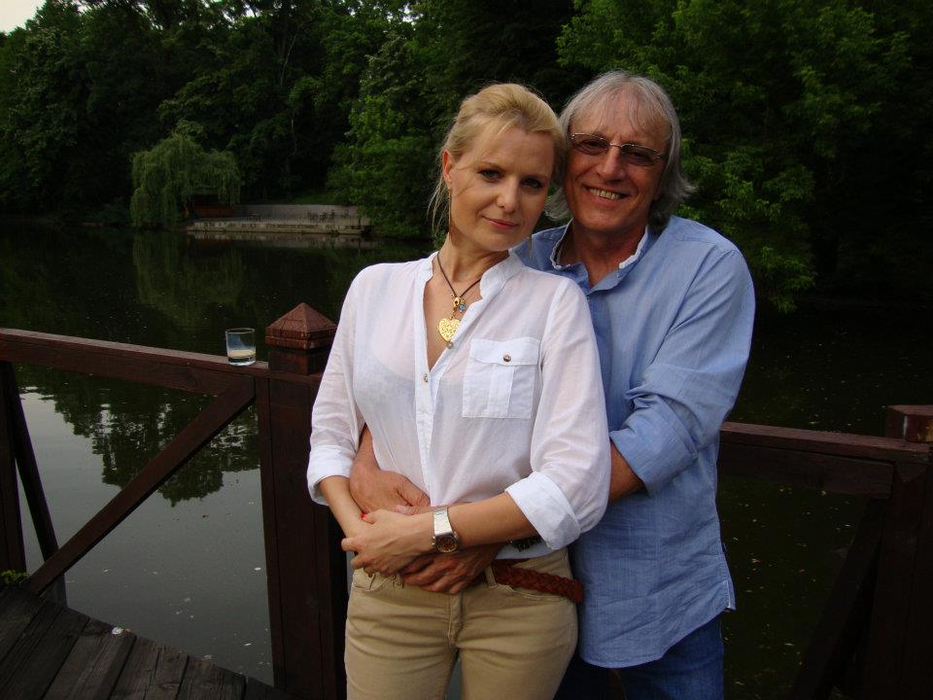 Un cuplu celebru din showbiz s-a căsătorit în mare secret. “Nu a ştiu nici vântul, nici pământul!”