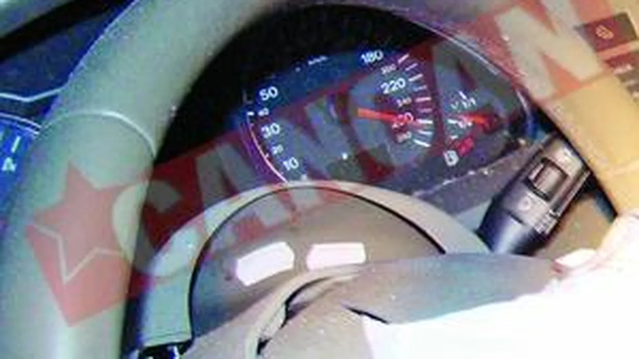 Jandarm spulberat de masina unui interlop