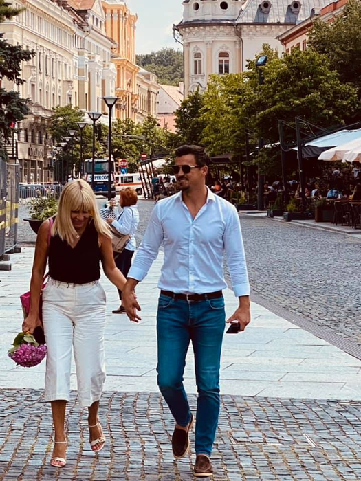 Elena Udrea și Adrian Alexandrov formează unul dintre cele mai mediatizate cupluri din showbizul românesc / Sursă Foto: Facebook