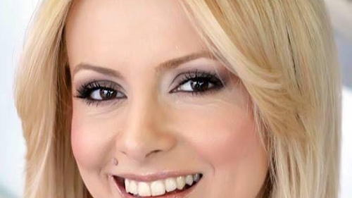 Simona Gherghe nu se mai poate ascunde nici cu o ”tonă” de machiaj! Ridurile nu o ”iartă” nici pe ea