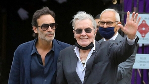 Fiul cel mare al lui Alain Delon, omagiu pentru tatăl său. Mesajul public transmis de Anthony: ”Copilul nu uită”