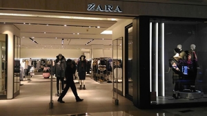 Incredibil, dar adevărat! Ce salariu are o vânzătoare la Zara România! Câți lei câștigă lunar