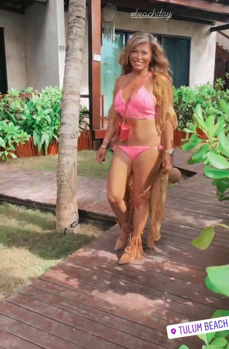 Loredana Groza a întâmpinat noul an la Tulum