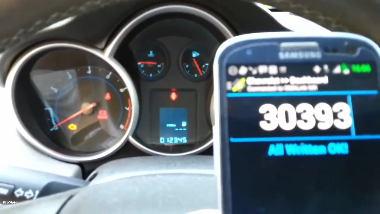 Cum dau samsarii kilometrajul înapoi cu ajutorul smartphone-ului. Totul durează doar un minut