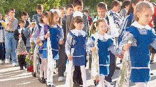 Veste buna pentru elevi! Scoala incepe cu o saptamana mai tarziu