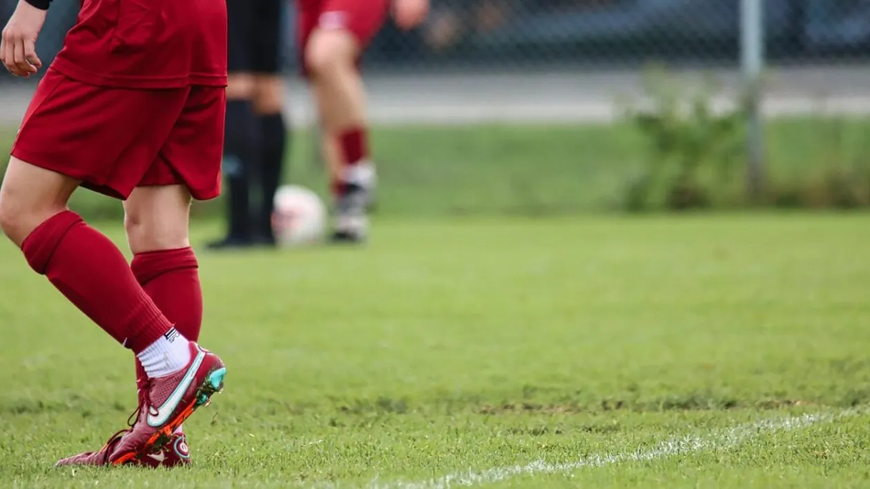 DOLIU în lumea fotbalului! Un portar în vârstă de doar 33 de ani a murit, pe teren, în timpul unui meci