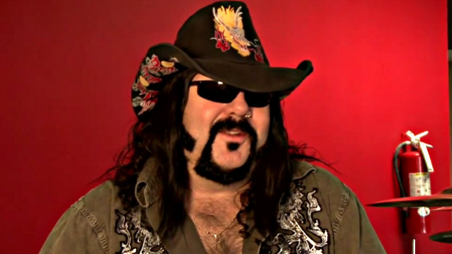 Tragedie în muzică. Vinnie Paul, fostul baterist al trupei Pantera, a murit la 54 de ani!