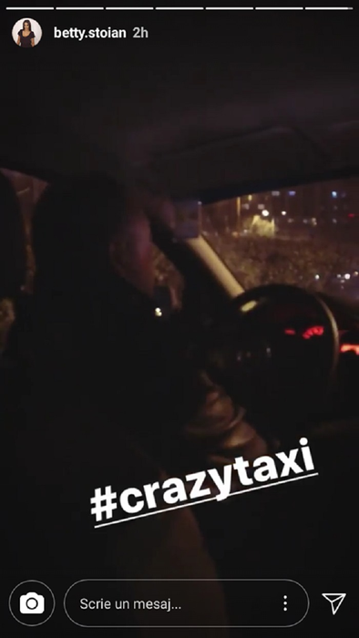 FOTO / Betty Salam a trăit momente neaşteptate într-un taxi! Şoferul s-a dezlănţuit, iar ea a filmat totul! Imaginile sunt virale