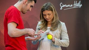 AŞA nu ai mai văzut-o! Toată lumea ştie cum este pe terenul de tenis, dar VEZI cum arată la plajă SIMONA HALEP!