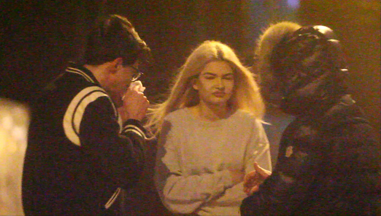 Ioana Boureanu a sărit rapid în ajutorul unui tânăr care a încasat o bătaie ca-n filme în fața unui club de noapte