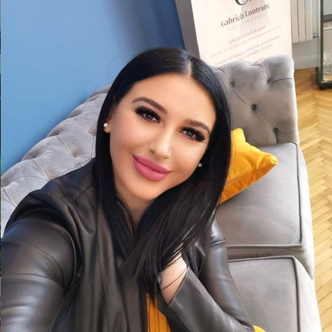 O vezi și nu o mai recunoști! Cum a ajuns să arate acum Mirela Banias de la Insula Iubirii. FOTO