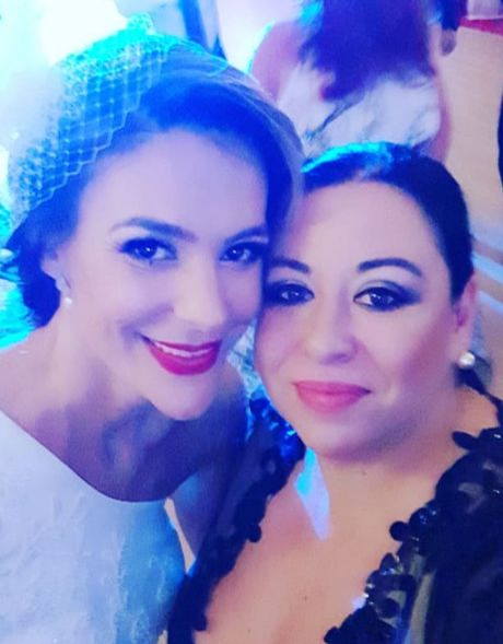 Primele imagini cu Roxana Ciuhulescu în rochie de mireasă! Cum a venit îmbrăcată Oana Roman la nunta vedetei TV