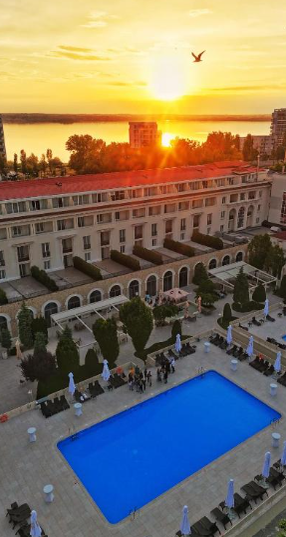 Cât costă o noapte de cazare, de sărbători, în hotelul lui Gică Hagi din Mamaia? Condiții de 5 stele și prețuri pe măsură/ sursă foto: Booking