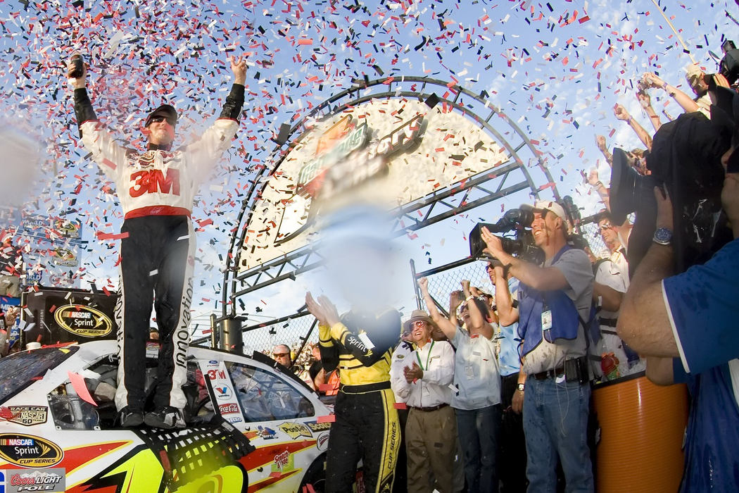 September 21, 2008, Dover, De, USA: Dover, DE USA - September 21, 2008:  Greg Biffle takes the checkers at Dover International Speedway for the running of the NSCS Camping World RV 400 presented by AAA in Dover, Deleware.,Image: 1006201987, License: Rights-managed, Restrictions: , Model Release: no, Credit line: Walter G. Arce Sr. / Zuma Press / Profimedia