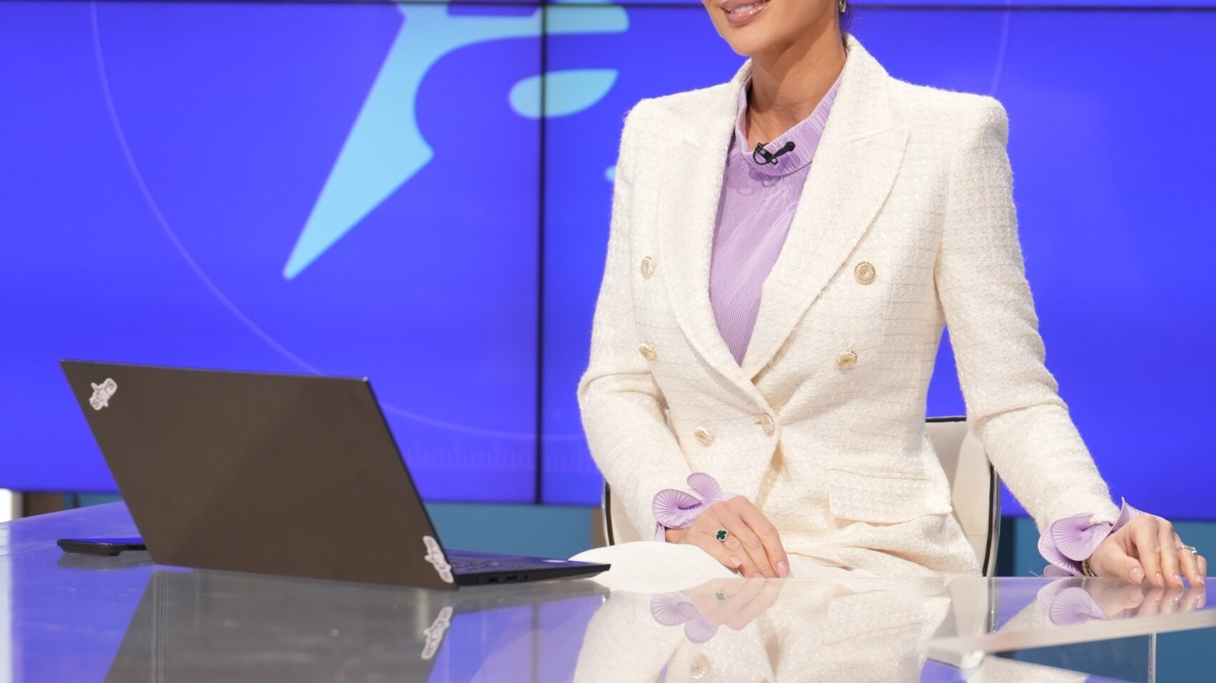 Geanina Ilieș a plecat de la Antena Stars. Cine este prezentatoarea care i-a luat locul la pupitrul știrilor mondene