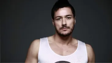 Alegere criminala! Barbatia si muschii unui dansator roman, vedete in videoclipul unui cantaret international!