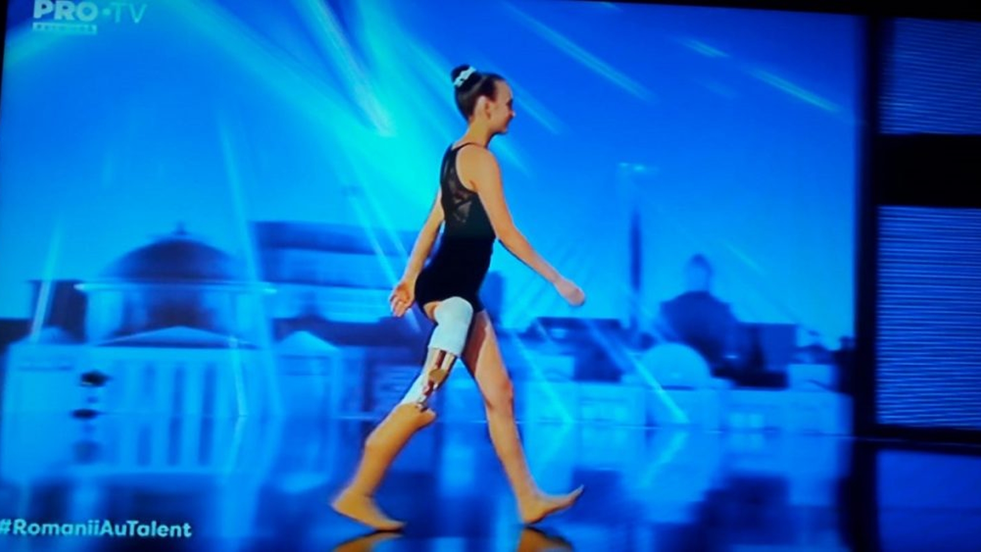 Românii au talent, sezonul 9. O gimnastă cu proteză la piciorul drept i-a cutremurat pe jurații show-ului de la Pro TV.