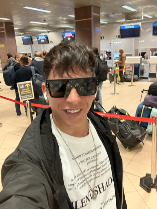 Florin Marin, românul care ”vânează” testamentele milionarilor bătrâni, lovește din nou: și-a ”tras” iubit, dar și o nouă…moștenire! ”Mi-a cumpărat vilă cu piscină lângă Arafat!”