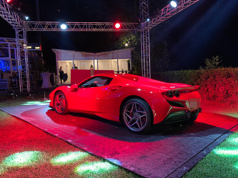 Noua mașină a Innei, un Ferrari F8 Spider / Sursă foto: CANCAN.RO