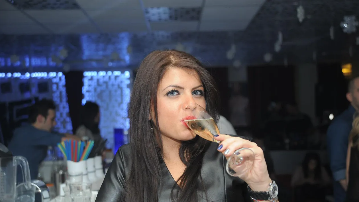 Ultimul burlac din politica, indragostit de “printesa mezelurilor”.