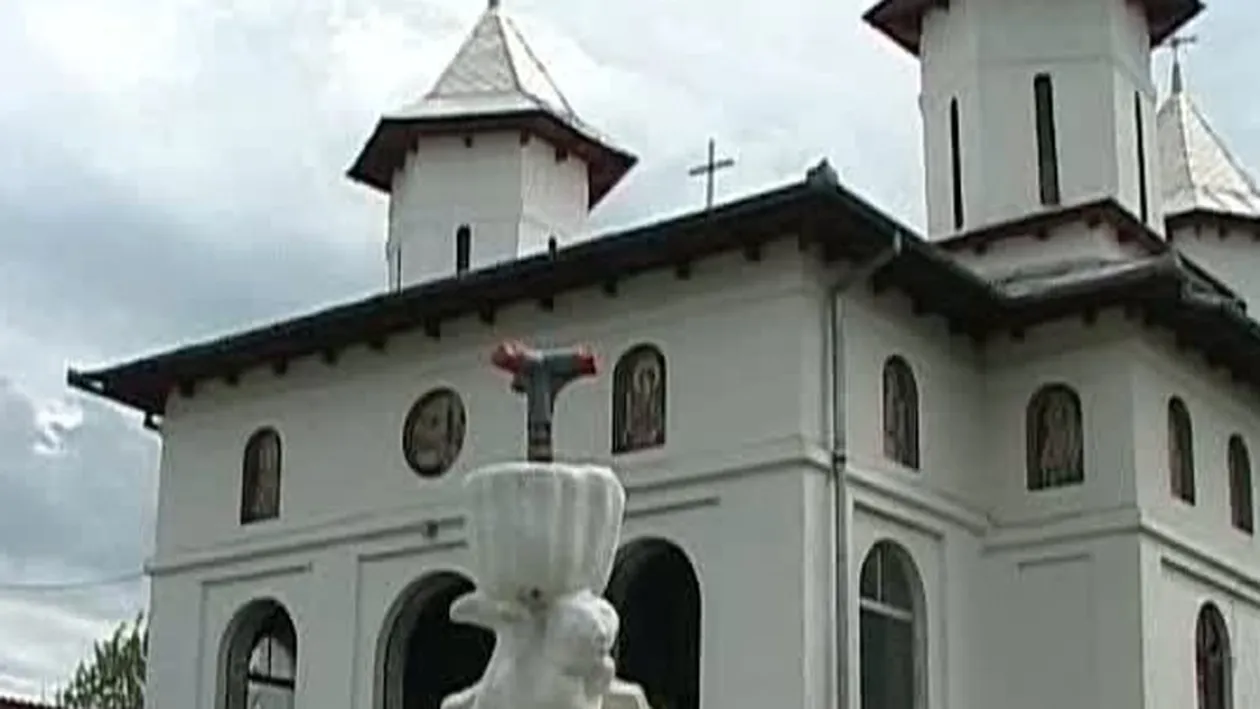 Caz incredibil la o biserica din Vrancea! Preotul satului este violent cu enoriasele: Mi-a dat cu crucea si cu Evanghelia in cap