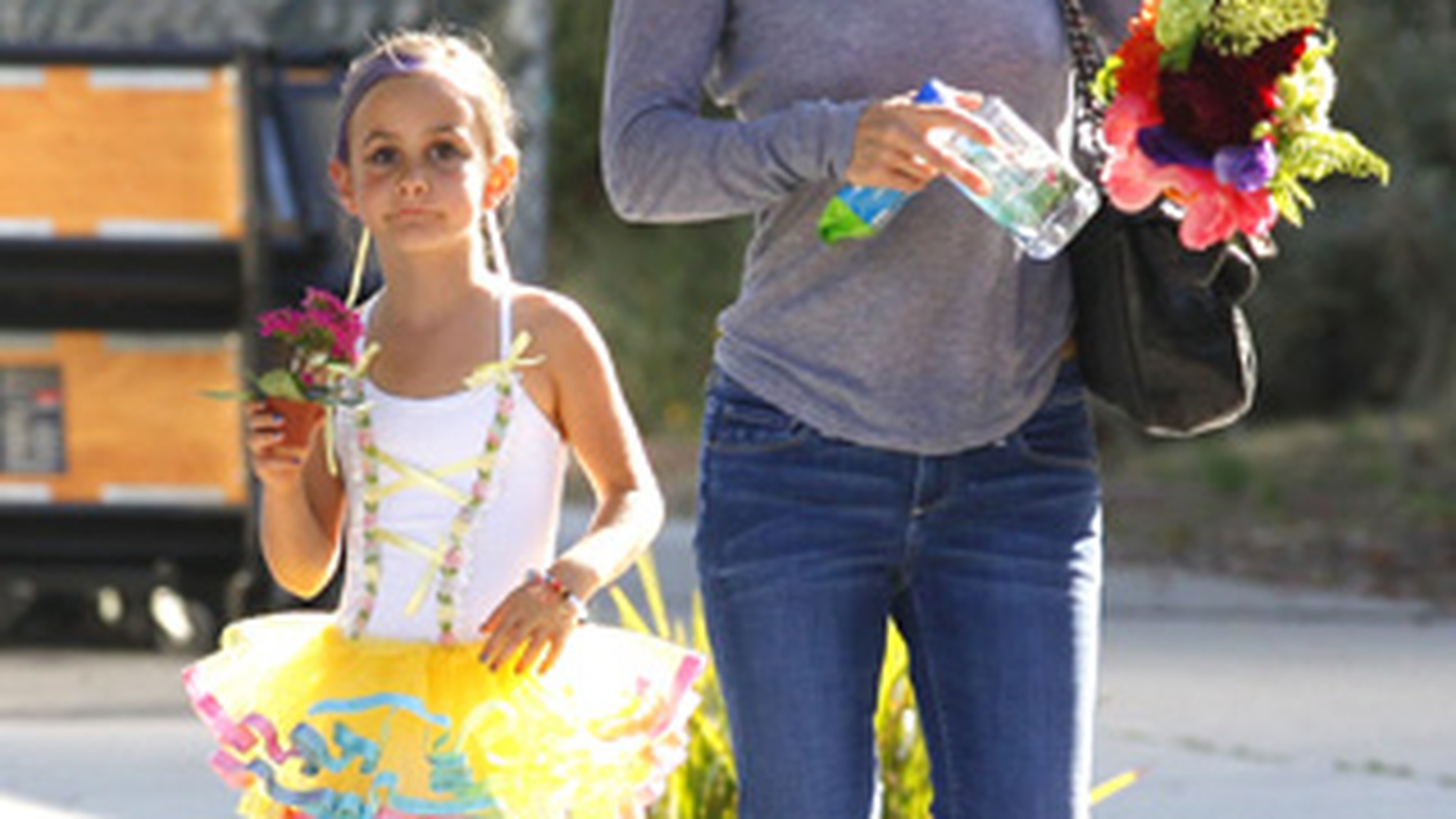 Sunt topite dupa copiii lor! Vezi aici ce lucruri emotionante spun Victoria Beckham, Halle Berry sau Angelina Jolie despre cei mici