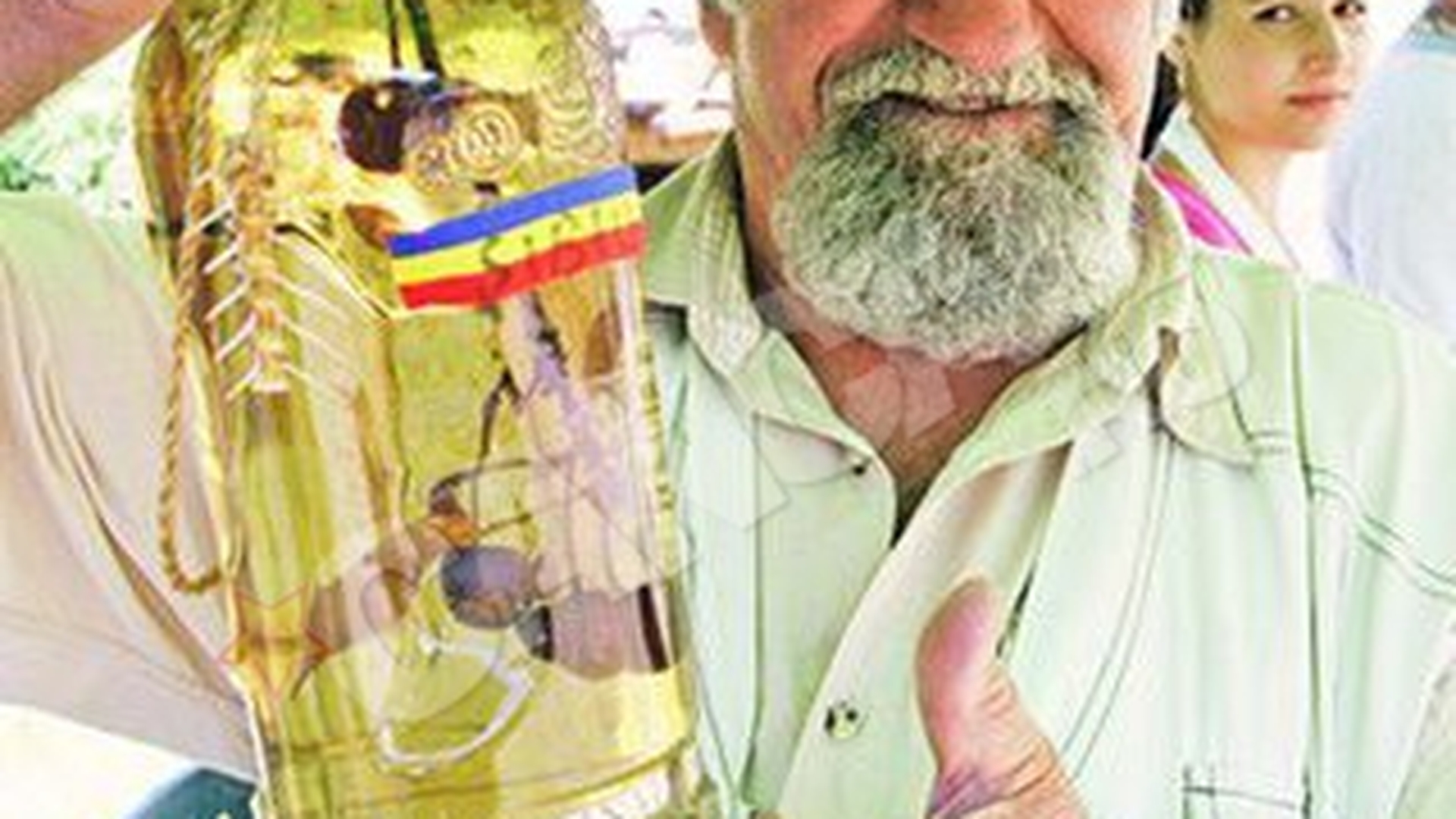 O sticla de tuica s-a vandut cu 1.500 de lei!