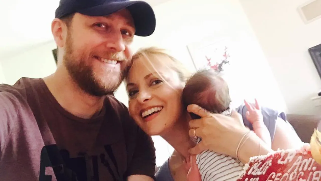 Simona Gherghe, ajutată de mama ei să o crească pe micuţa Ana! Ce surpriză i-a făcut vedetei