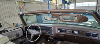 „Iahtul de uscat” a ajuns la Iași! Cadillacul de 5,6 metri și motor de 8,2 litri face senzație