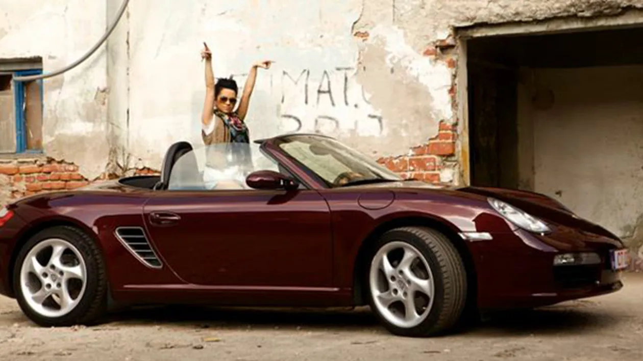 Prima reactie a Innei dupa ce a anuntat ca i-a disparut masina: Sper sa fie o gluma. Eu nici nu sunt in Romania