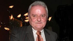 Ce bunaciune de bruneta "si-a tras" Irinel Columbeanu! Vezi ce au facut cei doi!