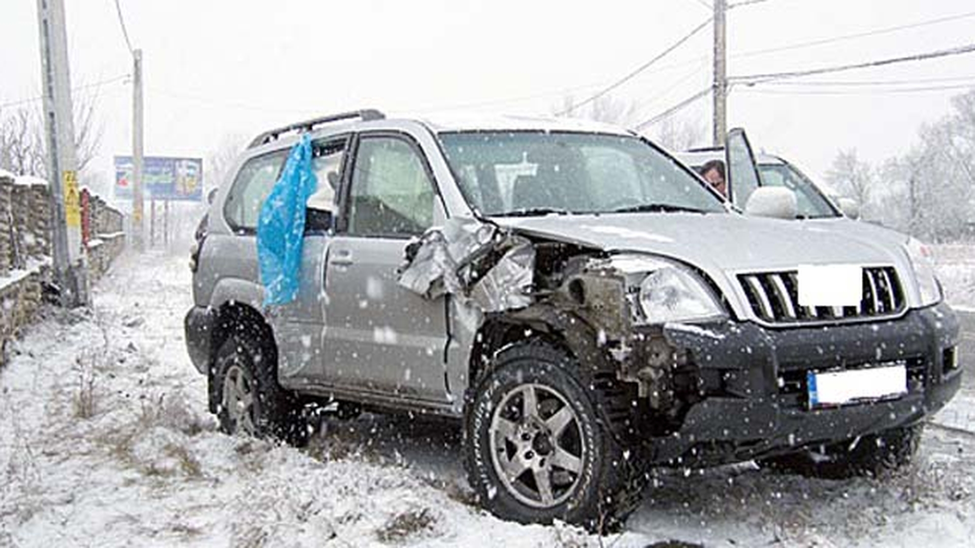Urgie dezlantuita in Romania! Iarna face primele victime! Accident in lant pe A2: 20 de masini au fost implicate