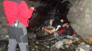 Un alpinist experimentat s-a prabusit pe stanci! A alunecat si s-a facut praf de la 80 de metri