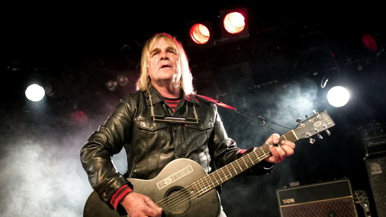 Solistul unei celebre formații rock a murit la doar 66 de ani