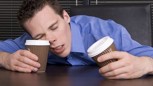 Iti bei cafeaua in fiecare dimineata cand ajungi la birou? Uite ce efect poate avea asupra sanatatii tale