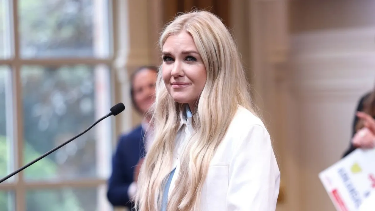 Erika Kirk, acuzată că ar fi mers la cumpărături la mai puțin de 24 de ore de la moartea soțului ei. Cum răspund reprezentanții săi