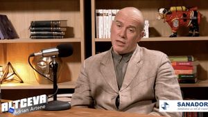 András István Demeter, dezvăluiri despre despre debutul în actorie: "A impus să fim doar 3 studenți într-un an" | ALTCEVA cu Adrian Artene