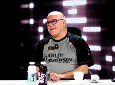 Bogdan Naumovici a creat sloganuri care au făcut istorie. Românii le repetă și acum fără să știe de unde vin