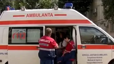 INFIORATOR! Doi baieti si-au aruncat in gluma colega de clasa pe geam