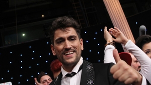 Nu te-ai fi asteptat vreodata la asta! Cristian Tudor Popescu a cantat lautareste si l-a imitat pe Cezar Ouatu! Asculta-l aici!