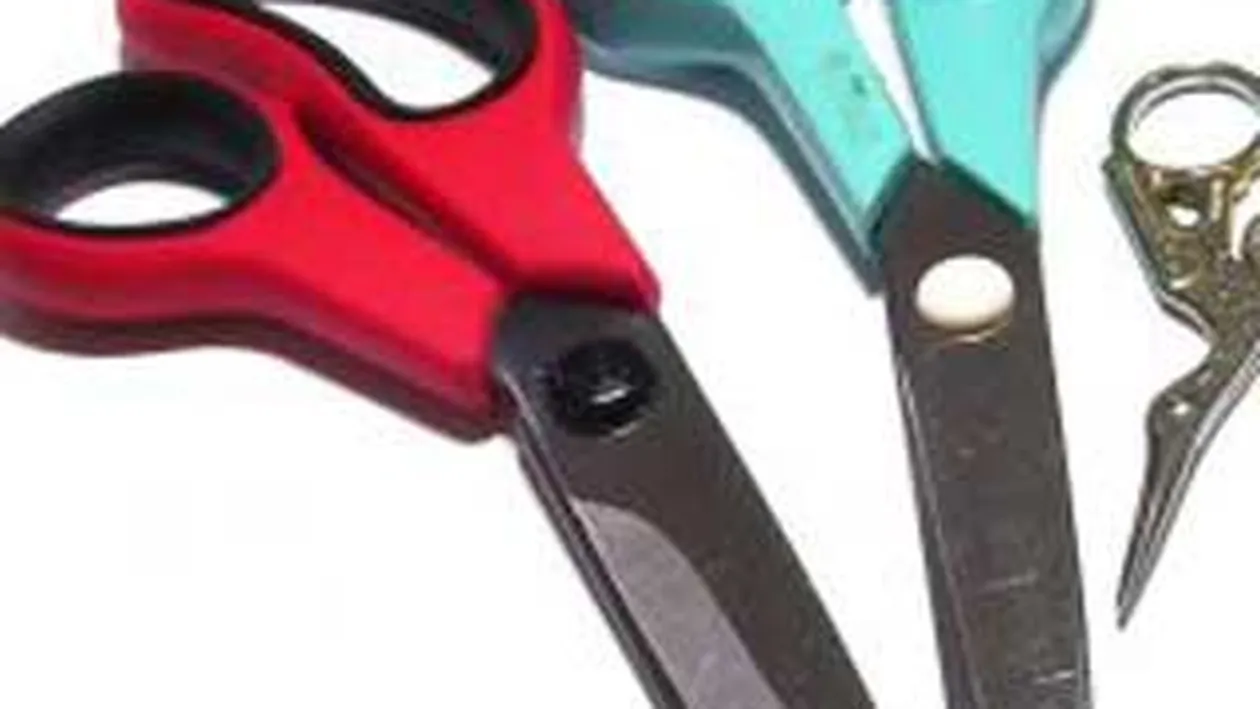 A ramas cu doua foarfece in abdomen, in urma unei operatii