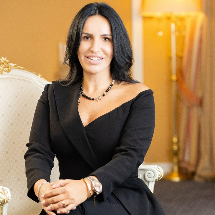 Cine este soţia milionarului care îşi doreşte să devină patron la FCSB. Loredana Apreutese a fost inclusă în Revista Forbes