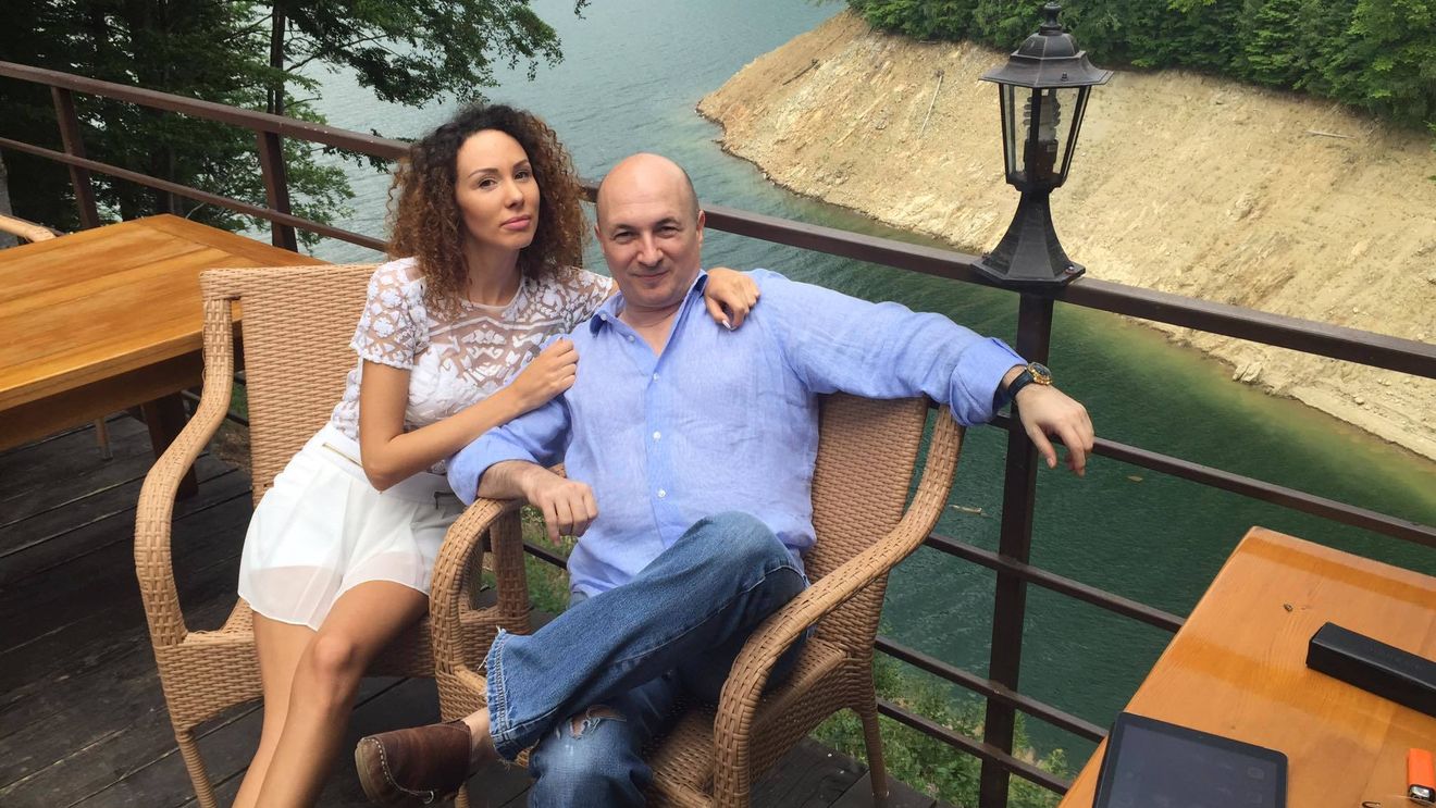 Sexy secretarele au învins! Liderul PSD s-a despărţit de logodnică