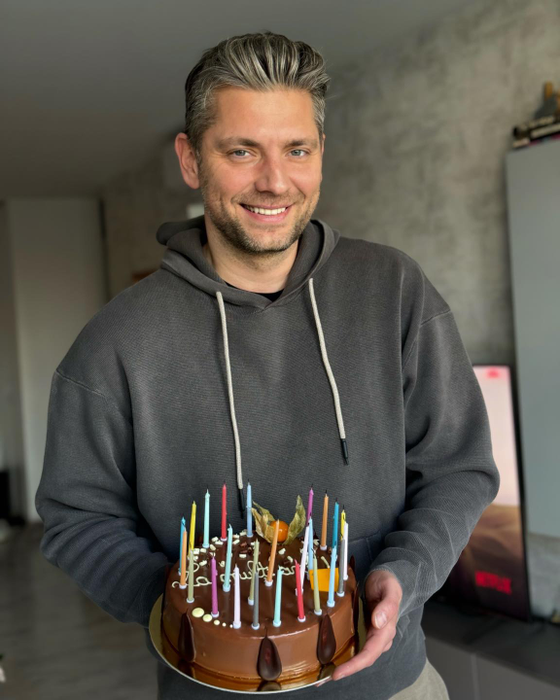 Vedeta de la Antene care s-a căsătorit în cel mai mare secret! Soția lui este o frumoasă și promițătoare actriță
