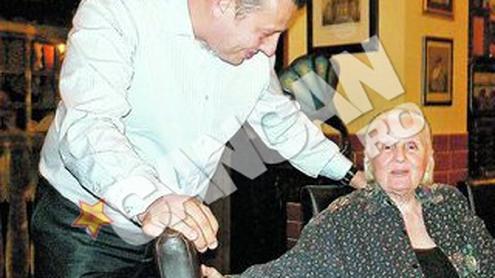 Clubul Seniorilor creat de Stefan Florescu implineste 5 ani. Petrecere pentru veteranii sectorului 6