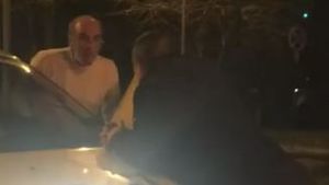 Scandal de Revelion, în Capitală! Ce a păţit un taximetrist care a refuzat să oprească. Clientul s-a aruncat în faţa maşinii, iar ce a urmat întrece orice fel de imaginaţie