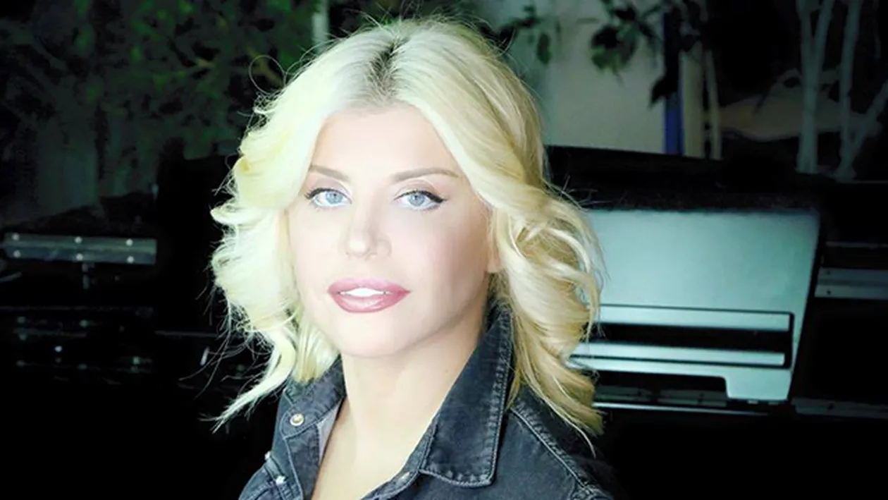 Uite de ce o INVIDIAZA milioane de romance pe Loredana Groza! Cand nu e pe scena sau la studio, cantareata...