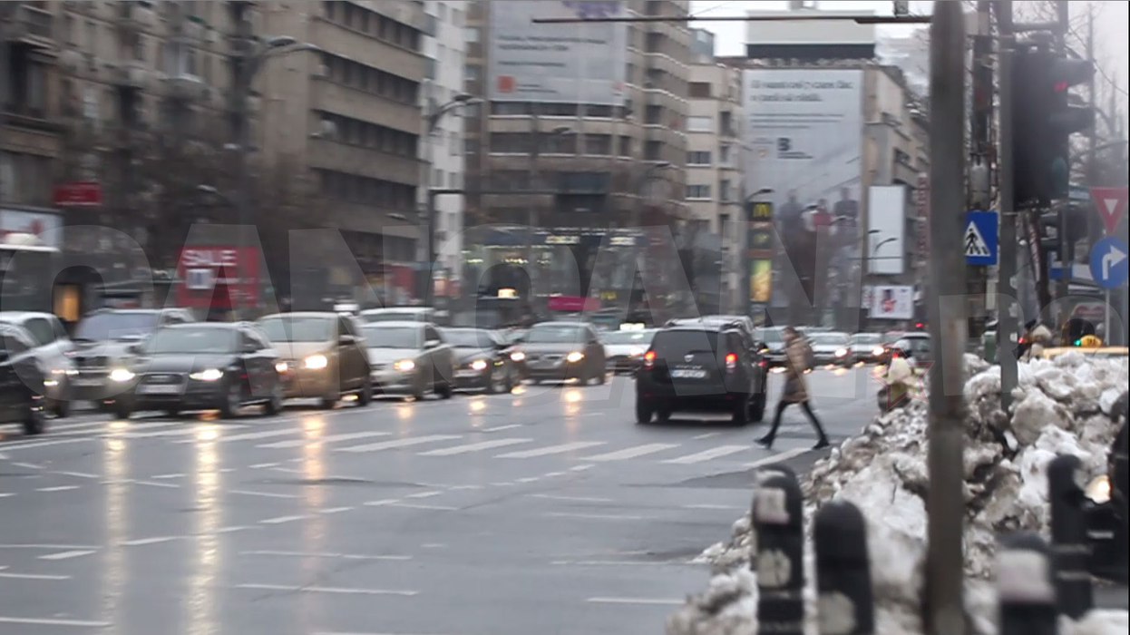 Văduva lui Dan Adamescu îi dă clasă lui Gabi Oprea! Nemaivăzut cum merge coloana bogătaşei ”Madame Unirea” în Bucureşti+ un agent de la Rutieră a asistat înmărmurit