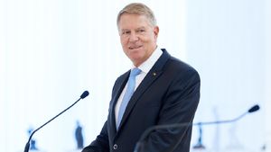 Klaus Iohannis nu mai arată așa cum îl știai. Cum s-a schimbat fostul președinte, după ce a demisionat